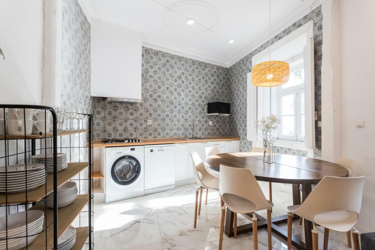 Alfama Tale Four-Bedroom Apartment W/ River View - By Lu Holidays Лиссабон Экстерьер фото