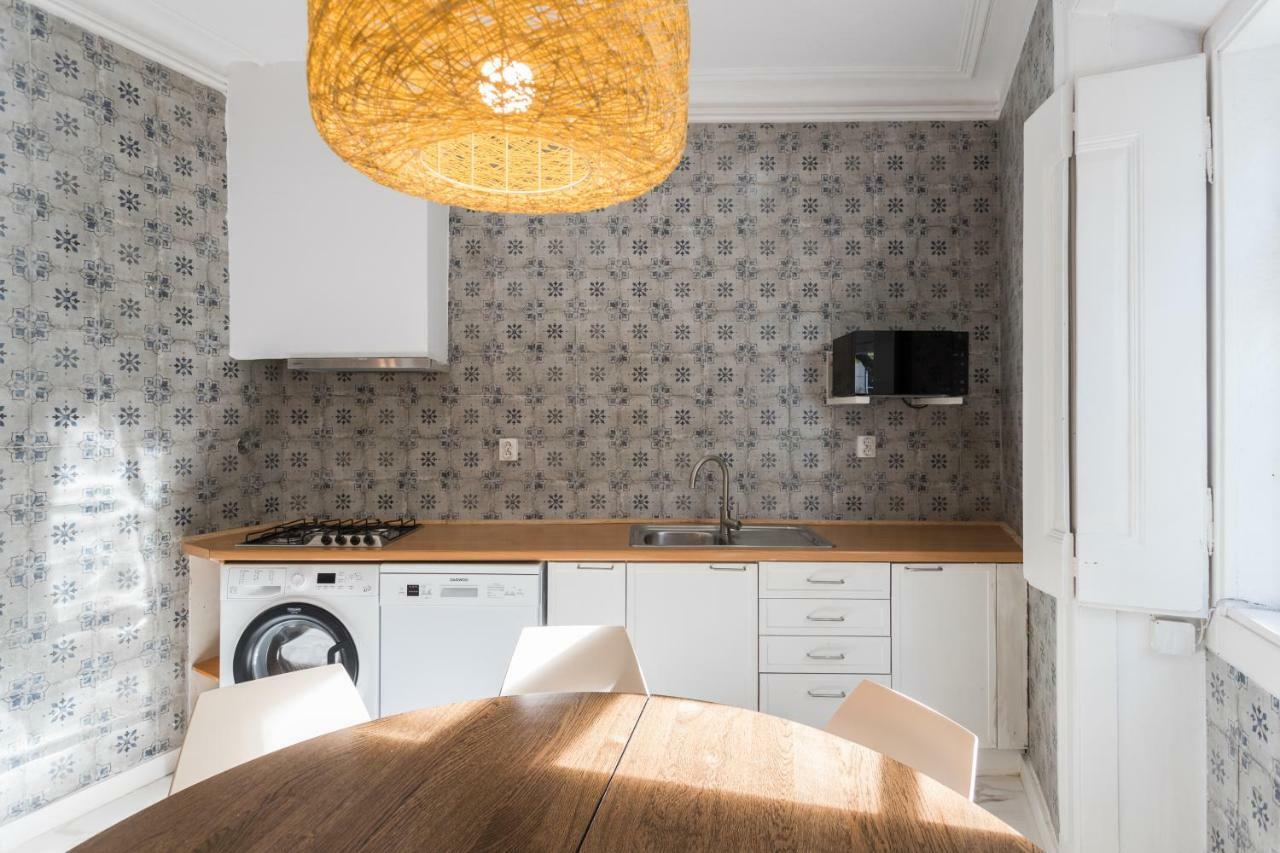 Alfama Tale Four-Bedroom Apartment W/ River View - By Lu Holidays Лиссабон Экстерьер фото